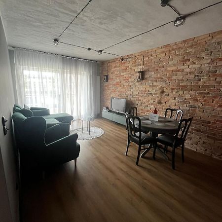 Apartament Z Widokiem Na Stadion Styl Industrialny Jedyny Taki Check In 24 H Poznań Kültér fotó