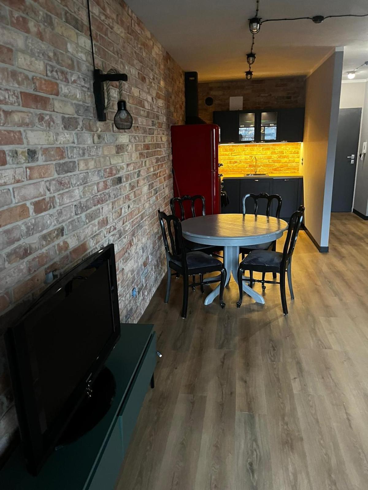 Apartament Z Widokiem Na Stadion Styl Industrialny Jedyny Taki Check In 24 H Poznań Kültér fotó
