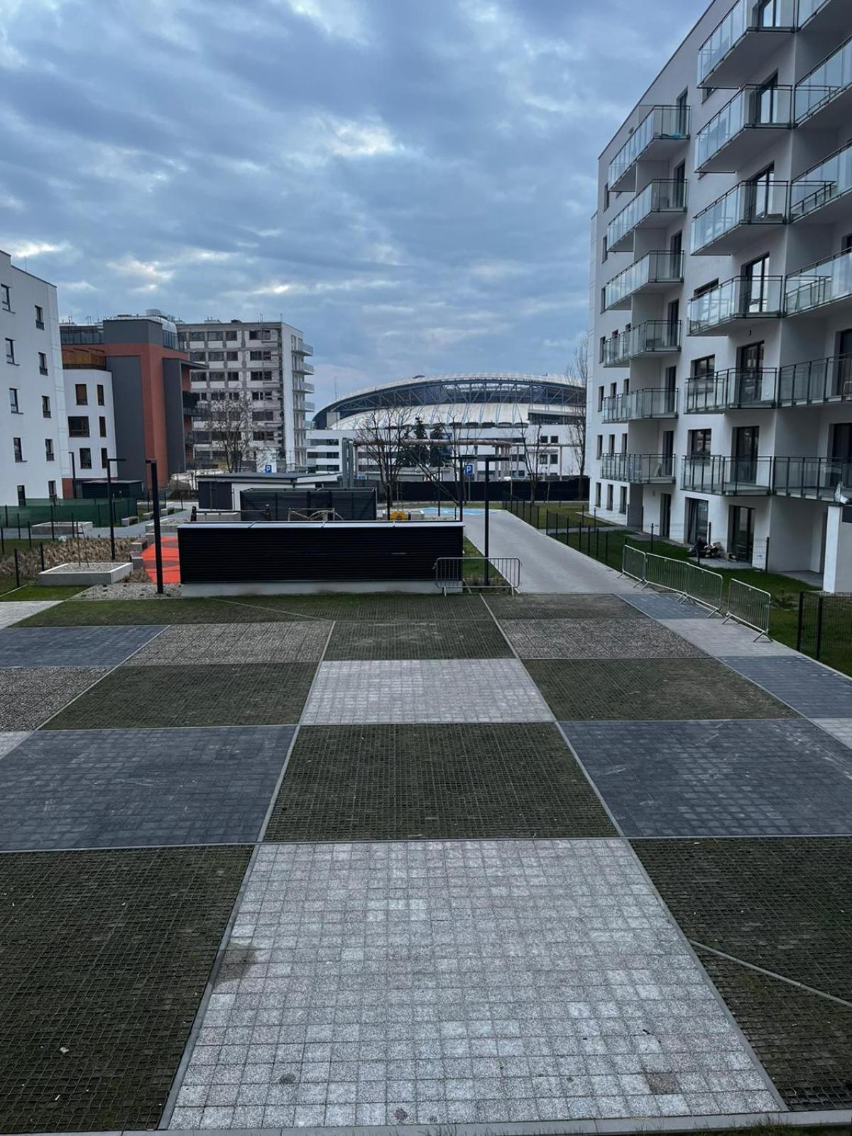 Apartament Z Widokiem Na Stadion Styl Industrialny Jedyny Taki Check In 24 H Poznań Kültér fotó
